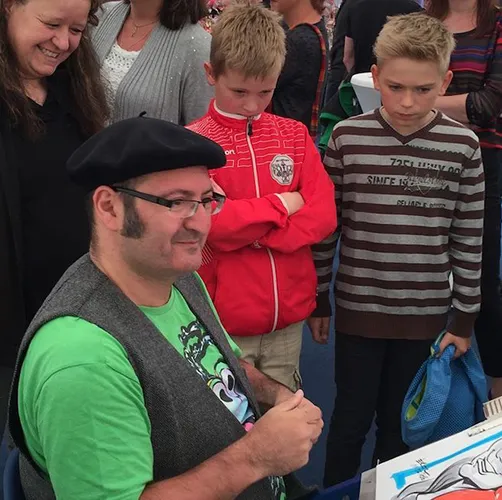 Karikaturist-im-Publikum