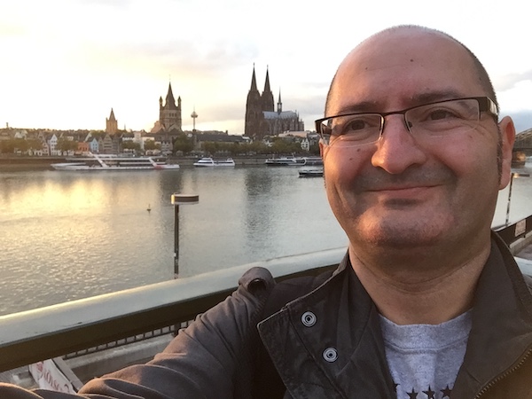 Karikaturist Erol in Köln