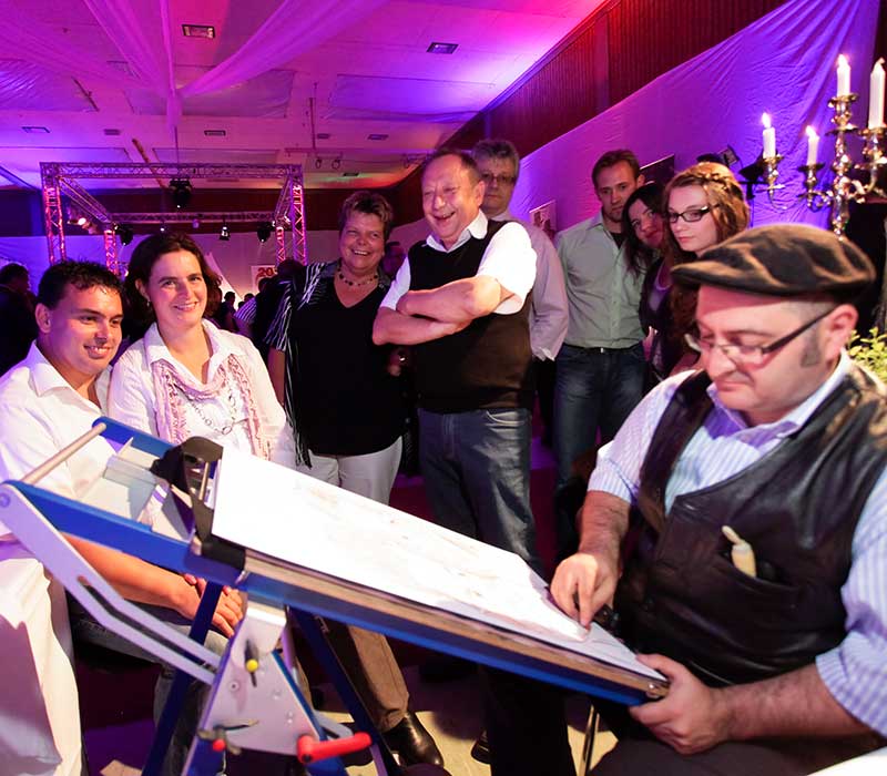 Live drawing at corporate events for more than 18 Years